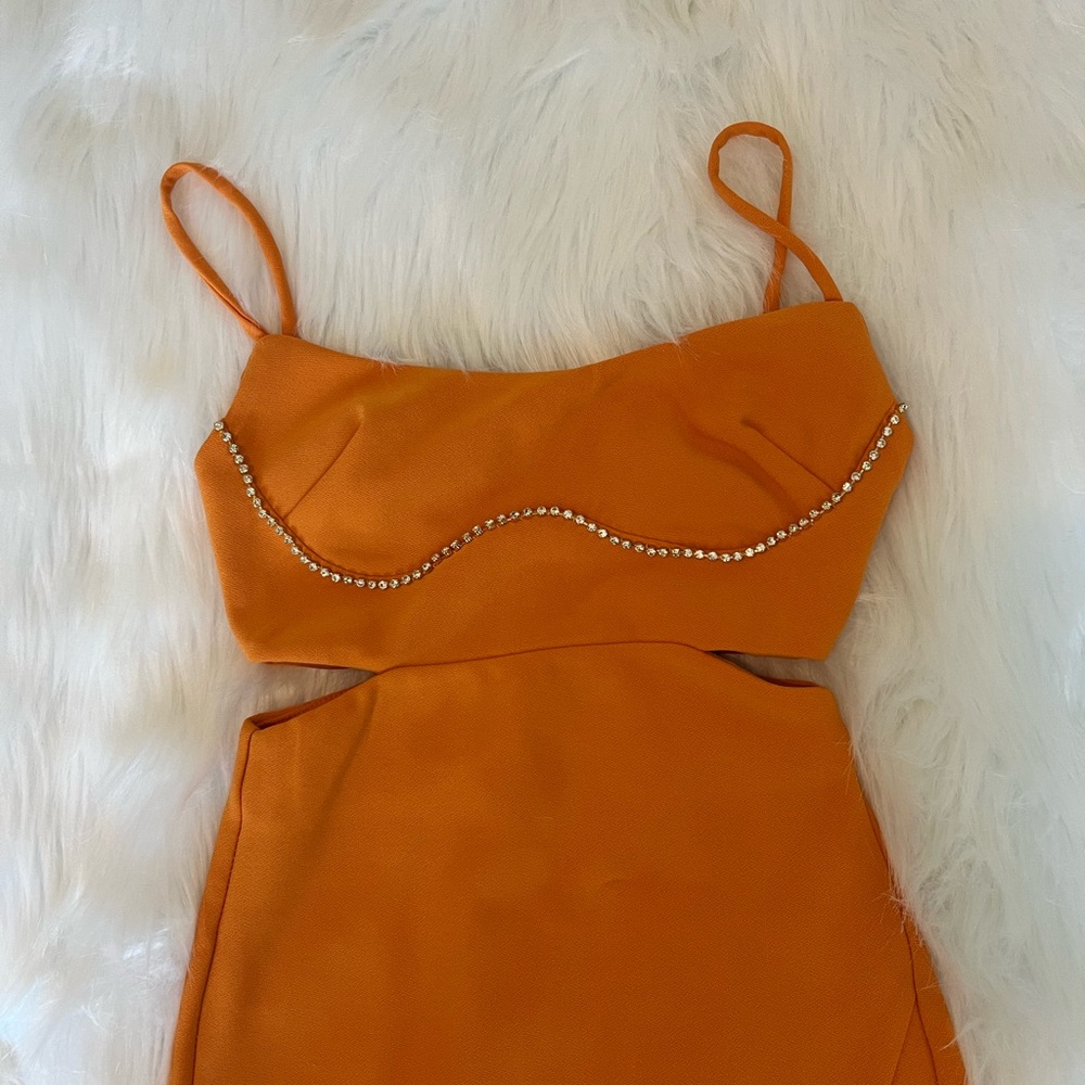 Sage and Paige XS orange midi dress